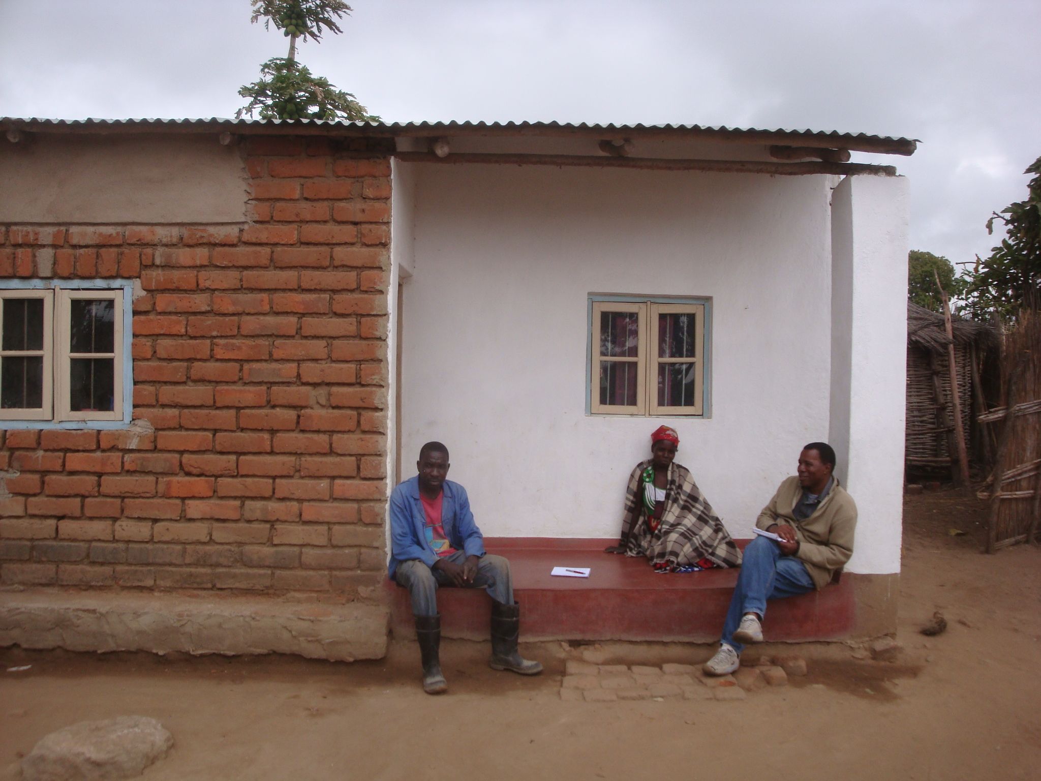 Over a three year period in Kalata Village, Alini Byson has made approx 2000 stoves.  The income has provided food and clothes for her children, allowed her to finish the porch floor and render the wall. She is extremely proud of her achievements. 